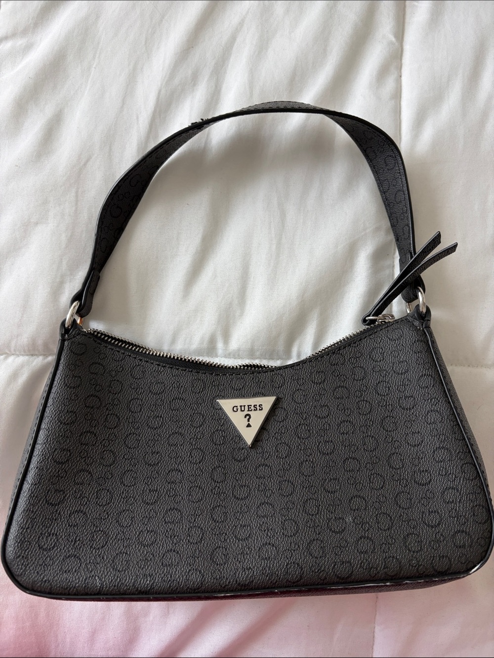 GUESS Black Logo-Print Shoulder Bag